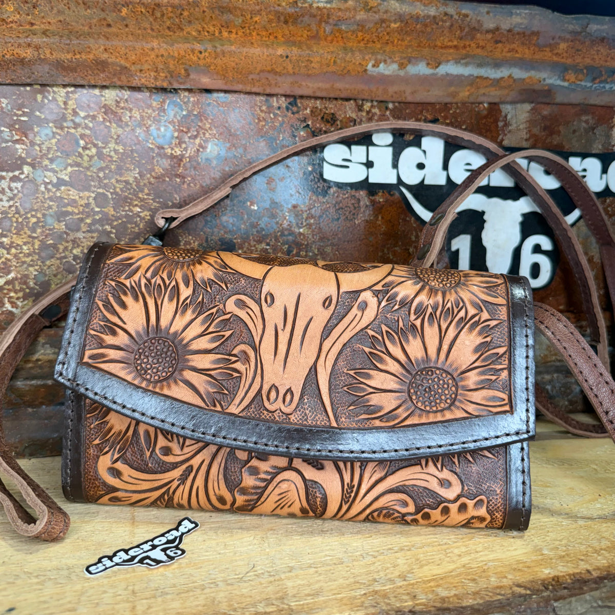 Detailed Diva Small Crossbody