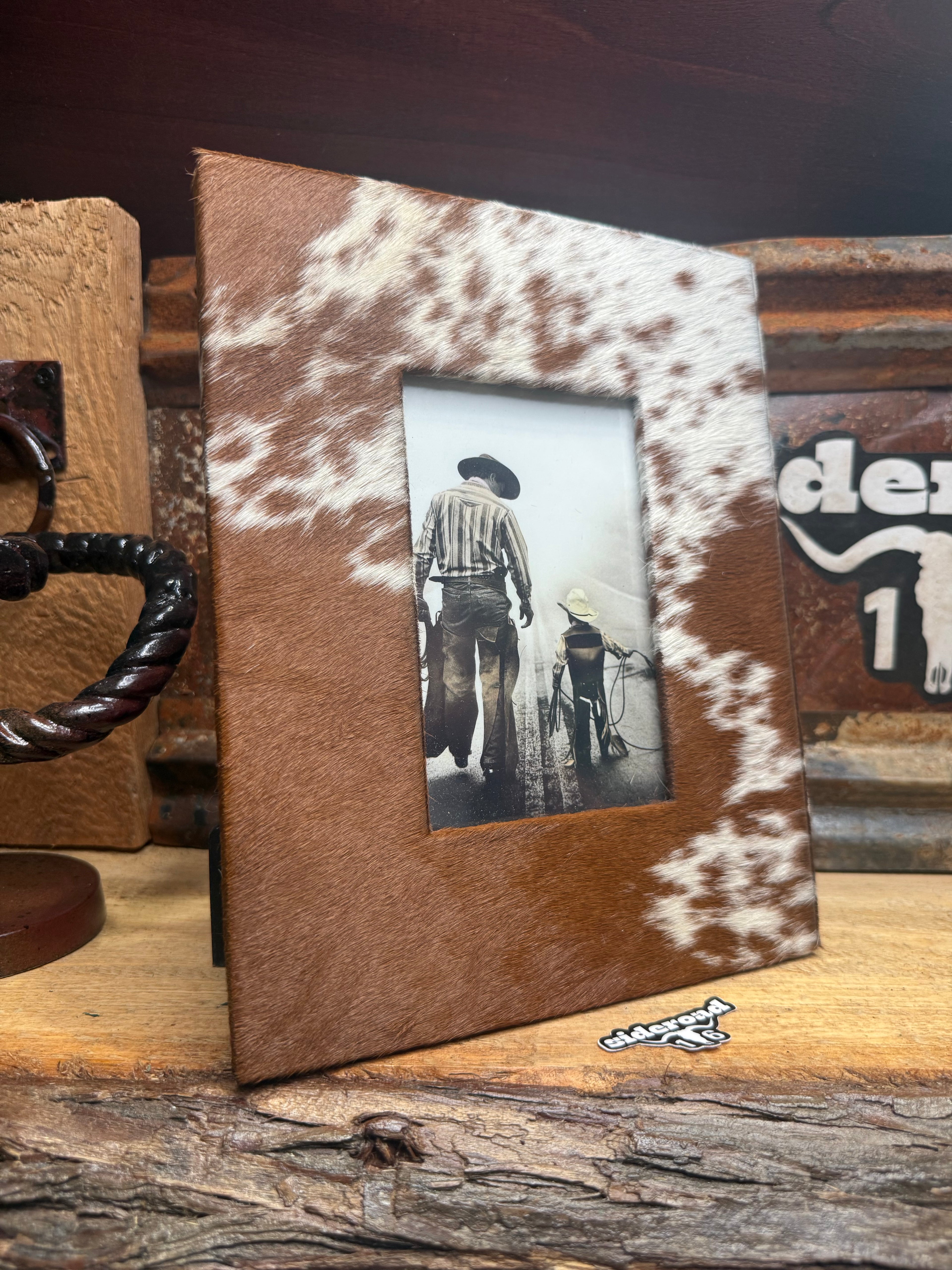 Ploti Photo Frame